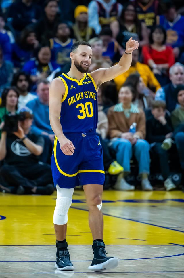 黄蜂险胜勇士，费沃斯统治全场