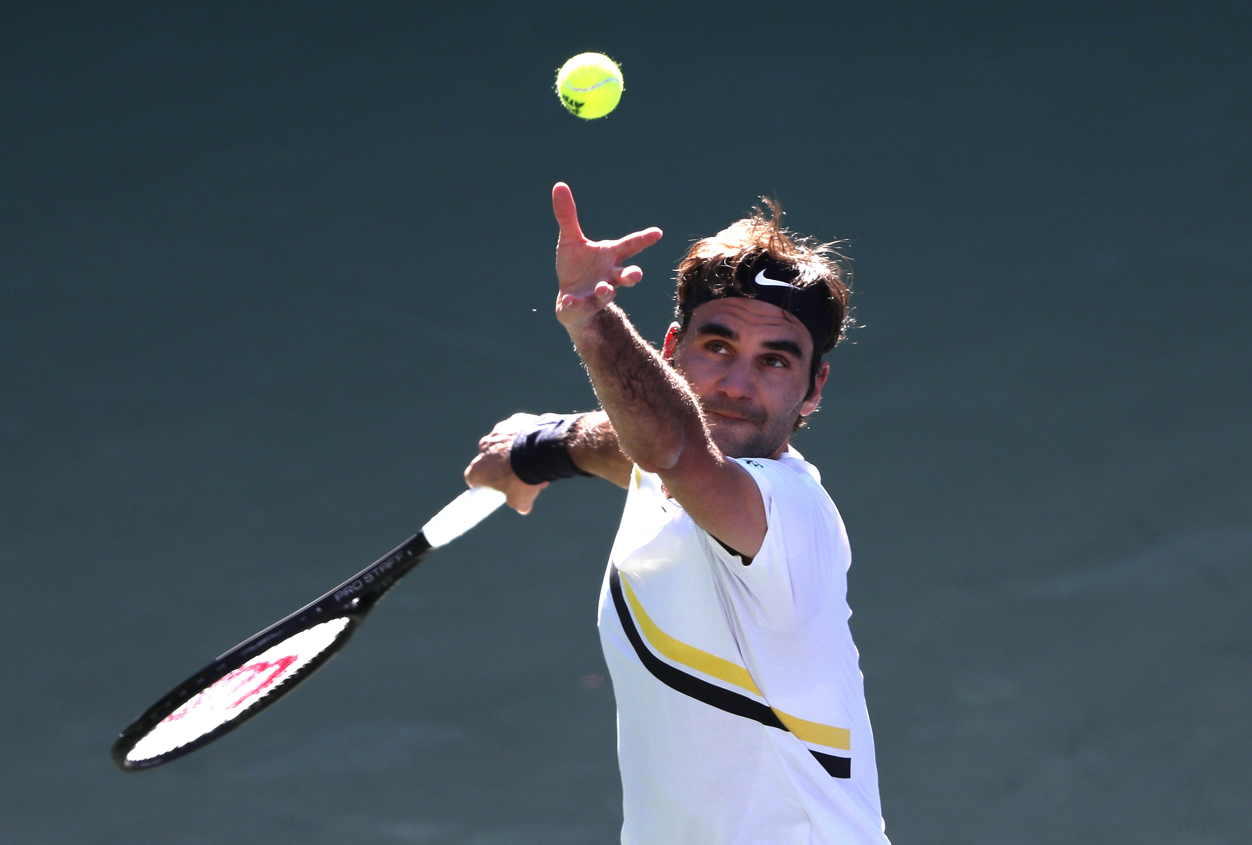 包含欧洲网球队险胜日本网球队，费德勒打破历史纪录的词条