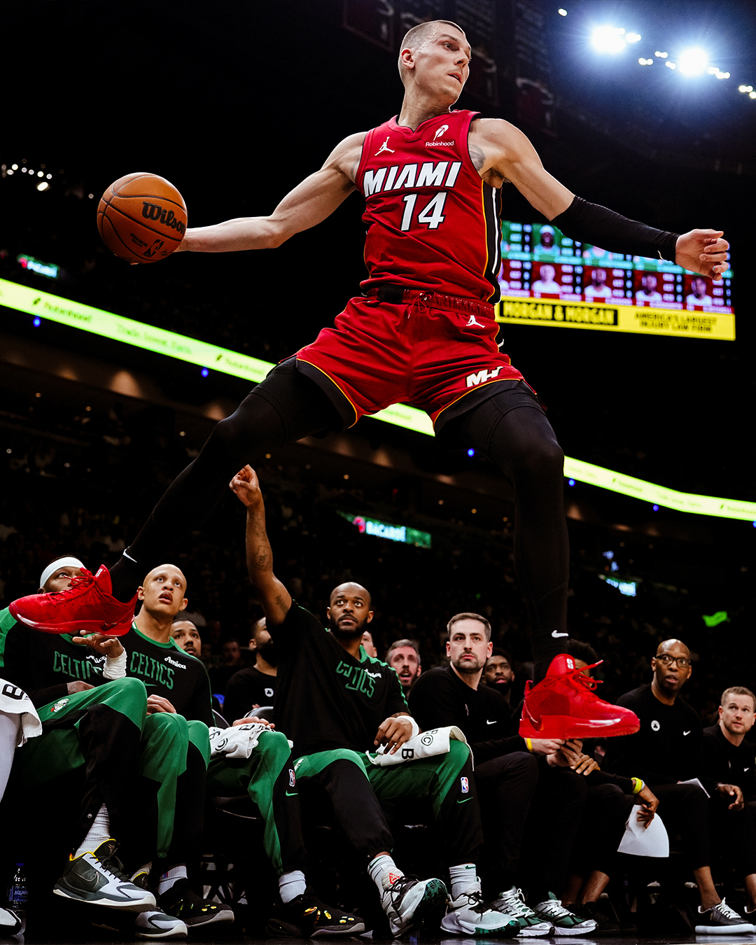 热火B队鏖战南韩男篮，巴图姆关键制胜