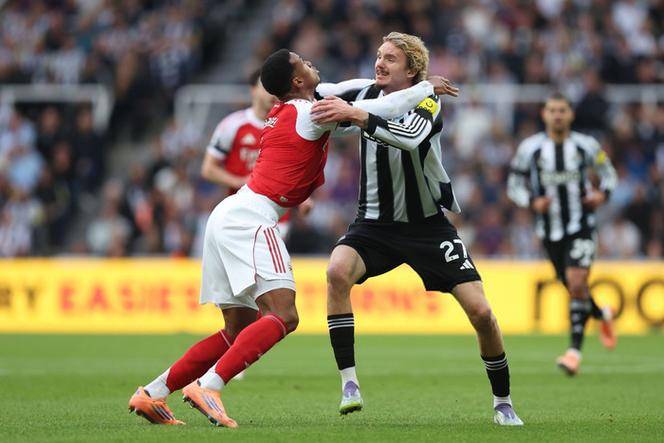 关于纽卡斯尔连败，陷入保级泥潭的信息