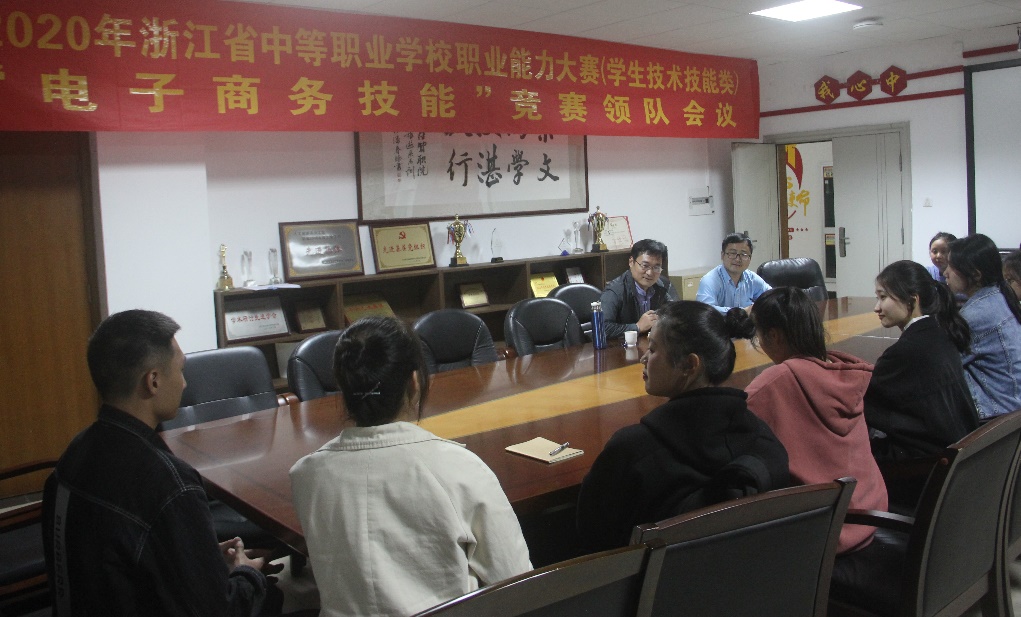 球队领队发表演讲，表达赛季心声