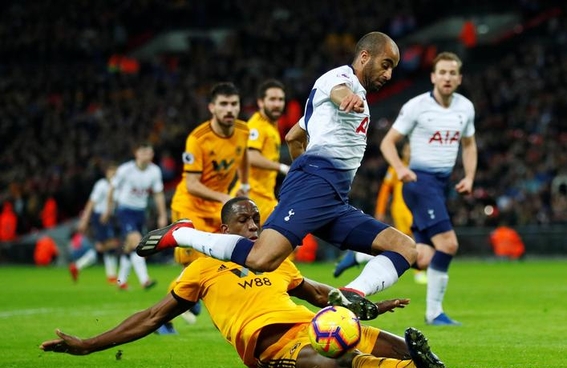 狼队客场大胜南安普顿，反超对手的简单介绍