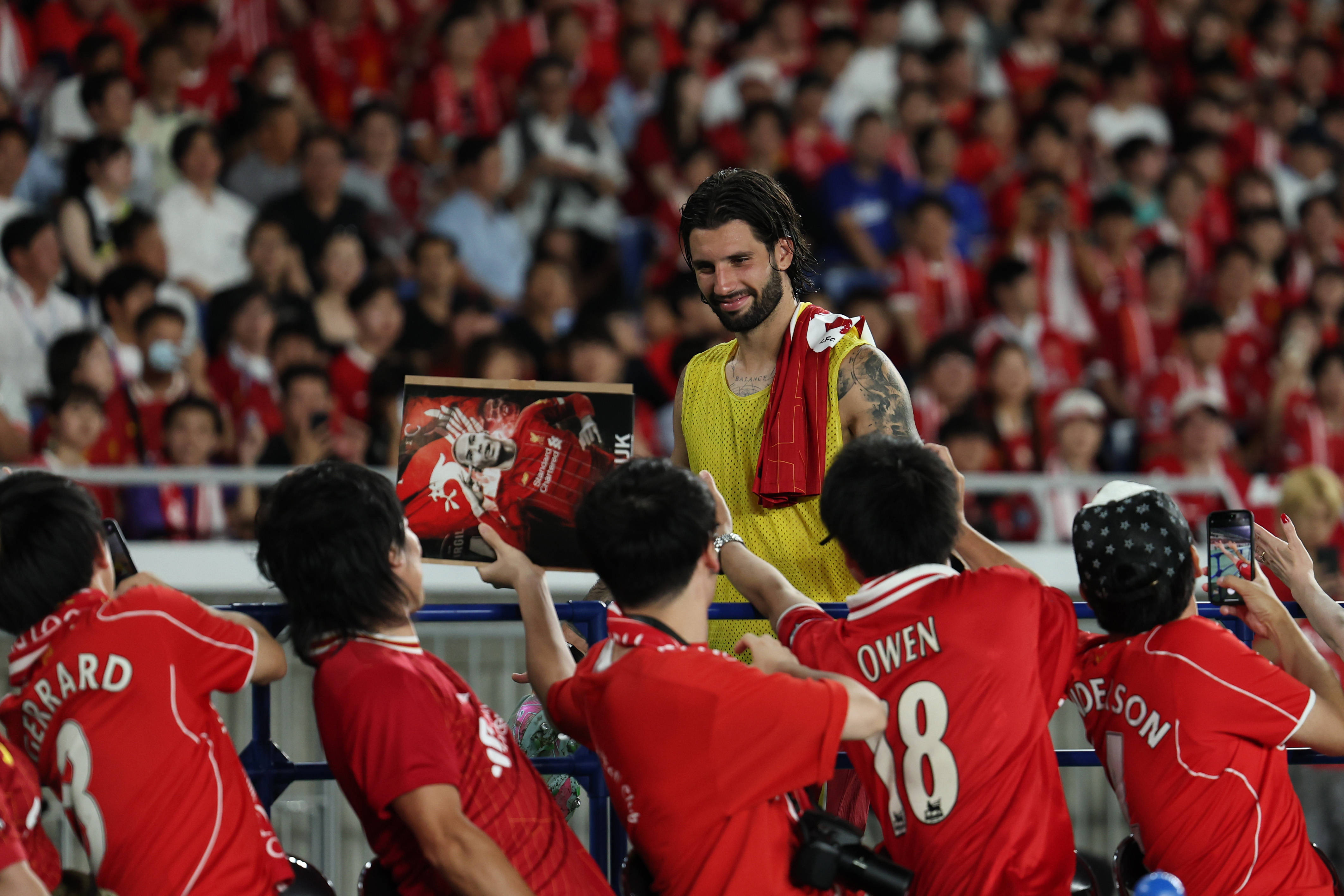 利物浦队球员个个奋勇拼搏,取胜关键战的简单介绍 利物浦队球员个个奋勇拼搏,取胜关键战的简单介绍