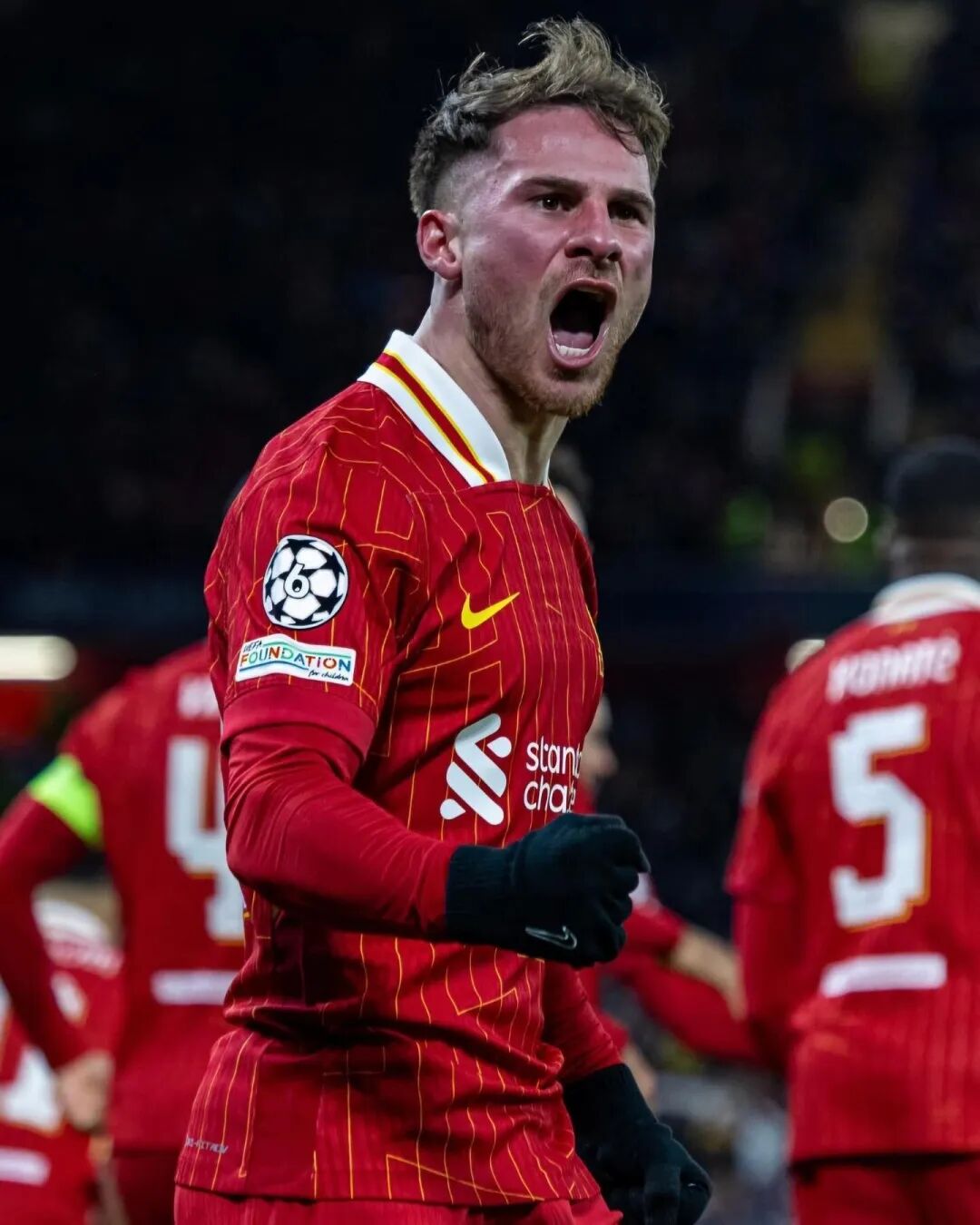 利物浦队球员个个奋勇拼搏,取胜关键战的简单介绍 利物浦队球员个个奋勇拼搏,取胜关键战的简单介绍