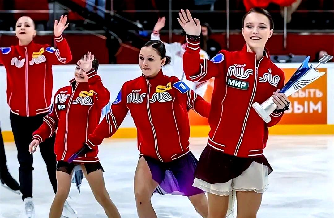 轮滑女将夺银,优雅身姿感动现场 轮滑女将夺银,优雅身姿感动现场