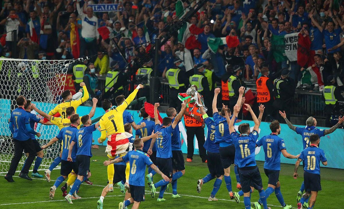 包含荷兰球员在国际比赛中突围成功的词条 包含荷兰球员在国际比赛中突围成功的词条