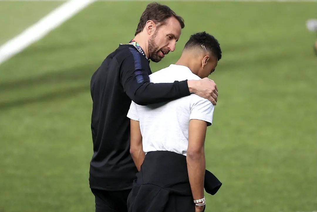 意大利轻取瑞典,格拉利什惊艳世界的简单介绍 意大利轻取瑞典,格拉利什惊艳世界的简单介绍