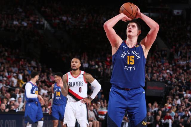 包含新疆队力克北京队，利拉德统治全场的词条