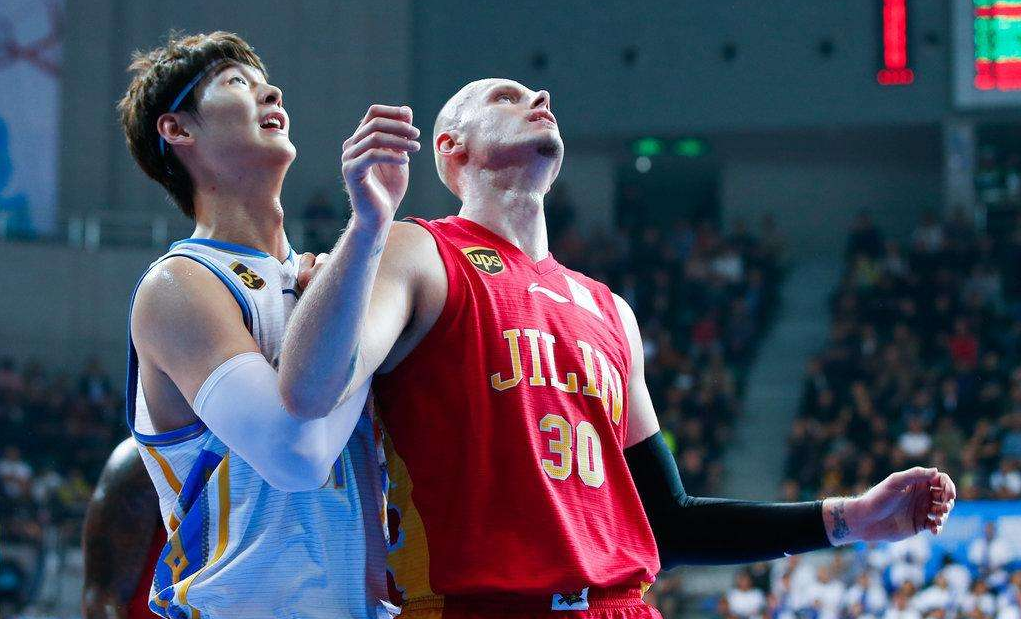 包含波兰队完胜奥地利队，张继科带队取胜的词条