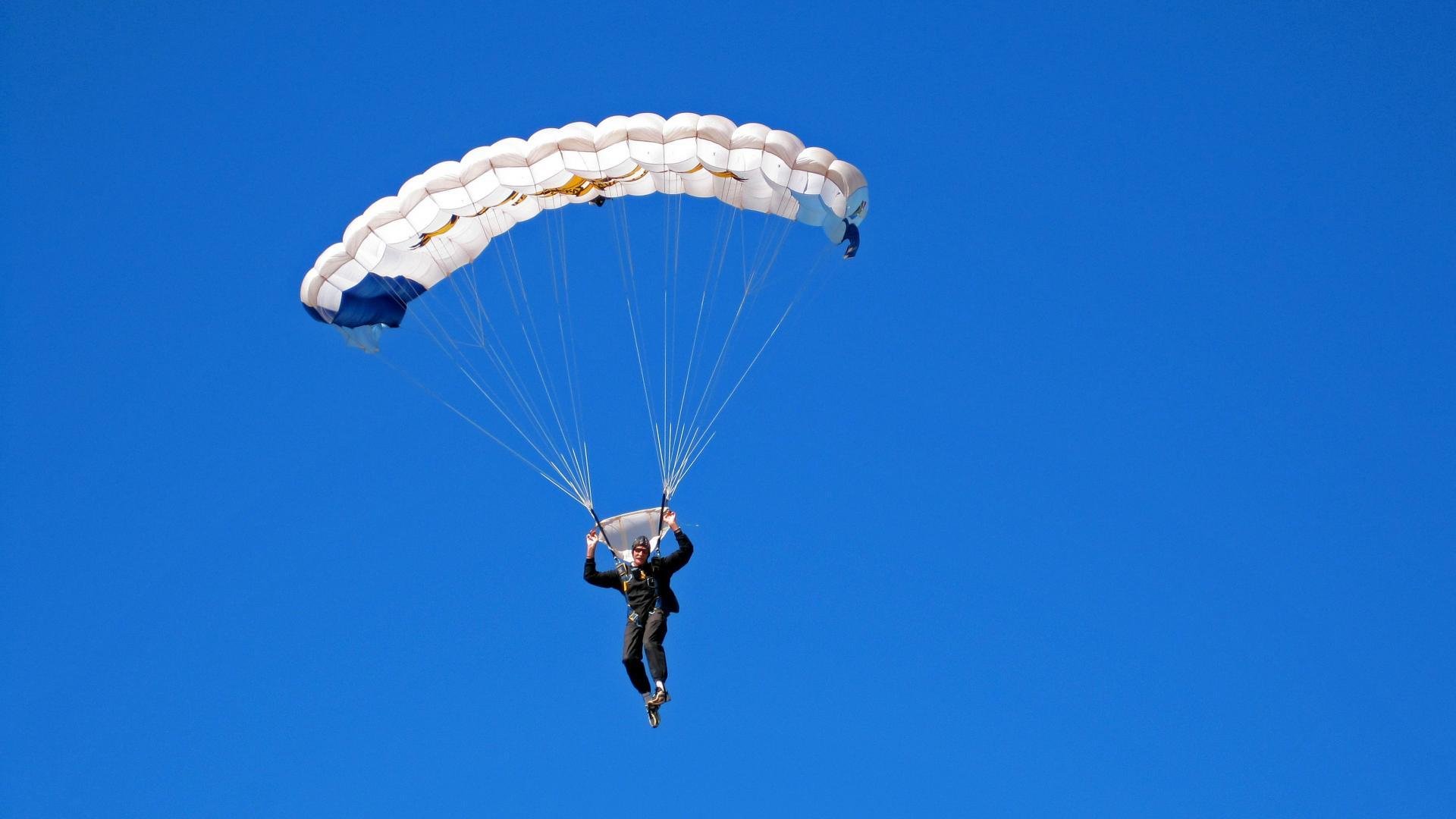 北京队连续得分压制篮网，戈贝尔展现巨星价值