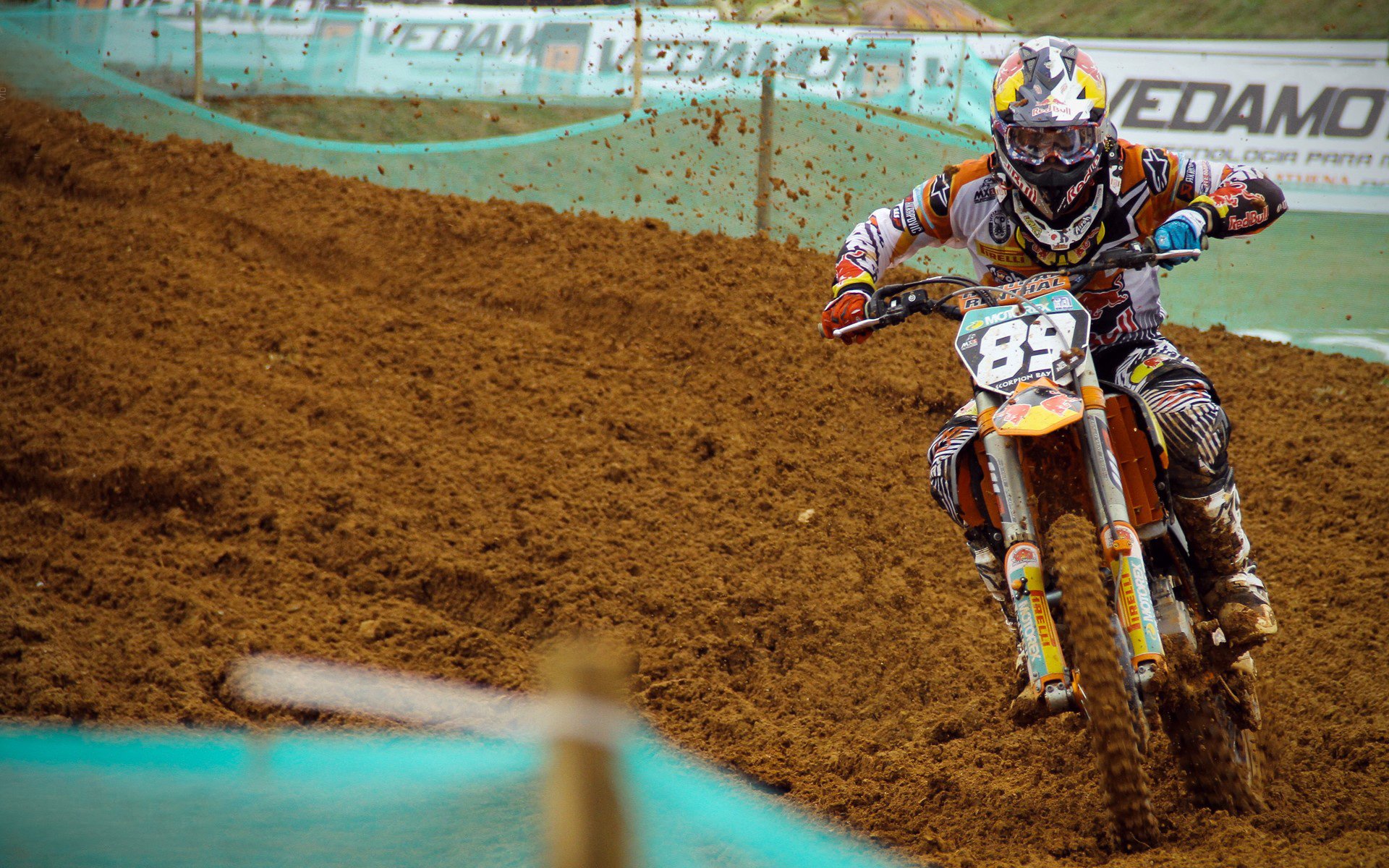 那不勒斯横扫塞维利亚，萨拉赫状态火热，一场战术与个人英雄主义的双重奏